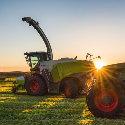 Agricultural and construction machinery